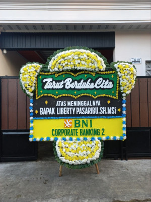 Papan Bunga Duka di Lawangirung